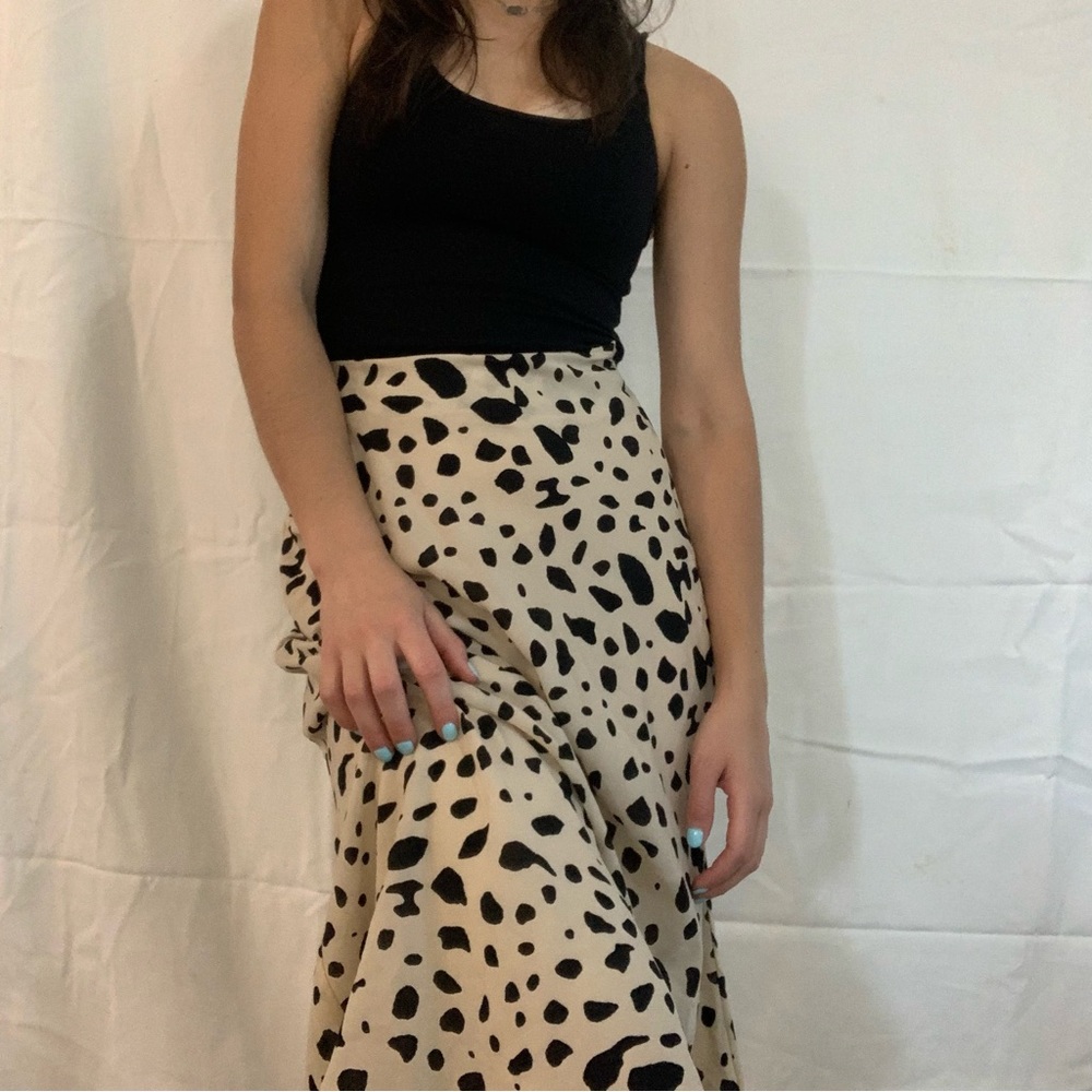 silky midi pattern cream black skirt